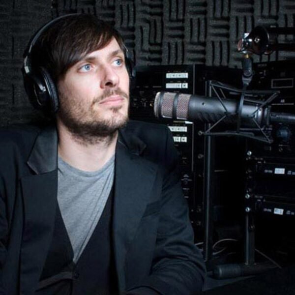 61DKIzNqe5L._AC_SL1200_ Rode Procaster Dynamic Microphone Review Exceptional Broadcast Quality for Podcasts and Voiceovers