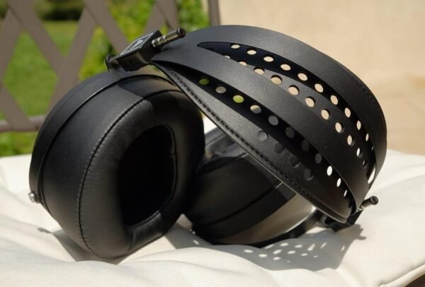 61kYqYN100L._AC_SL1100_ Review of Audeze LCD-2 Classic Closed-Back Planar Magnetic Headphones for Studio Use